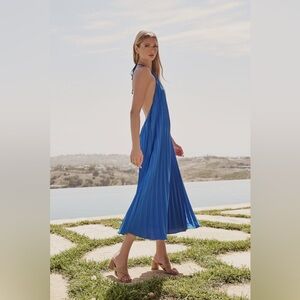 NWT Sugarlips Wenden Halter Neck Pleated Midi Dress